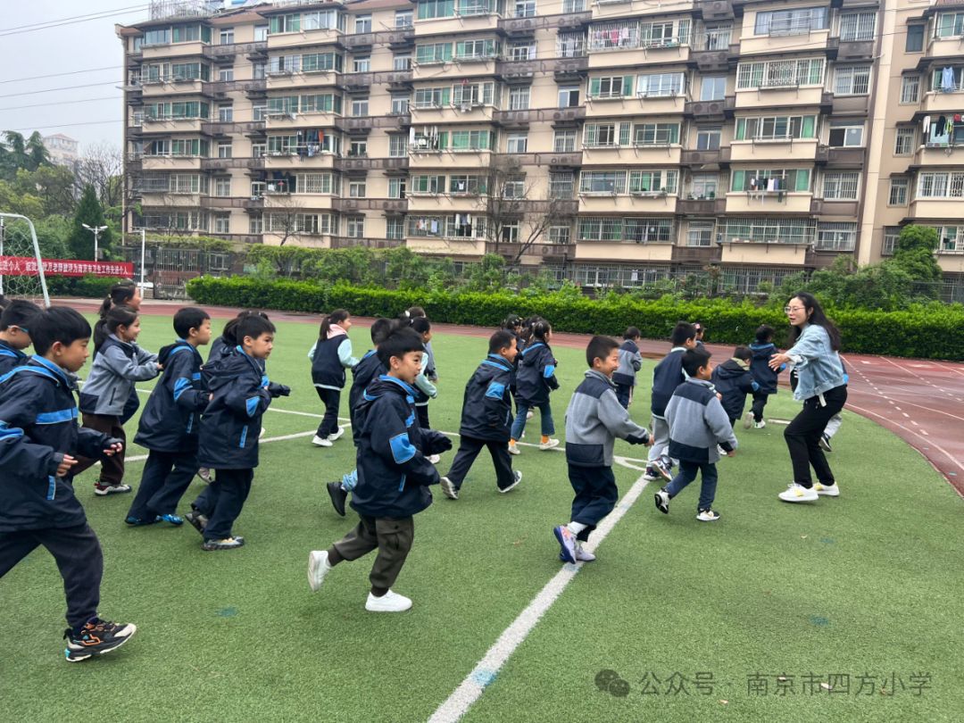 【七彩教育】加强防暴演练,构建平安校园